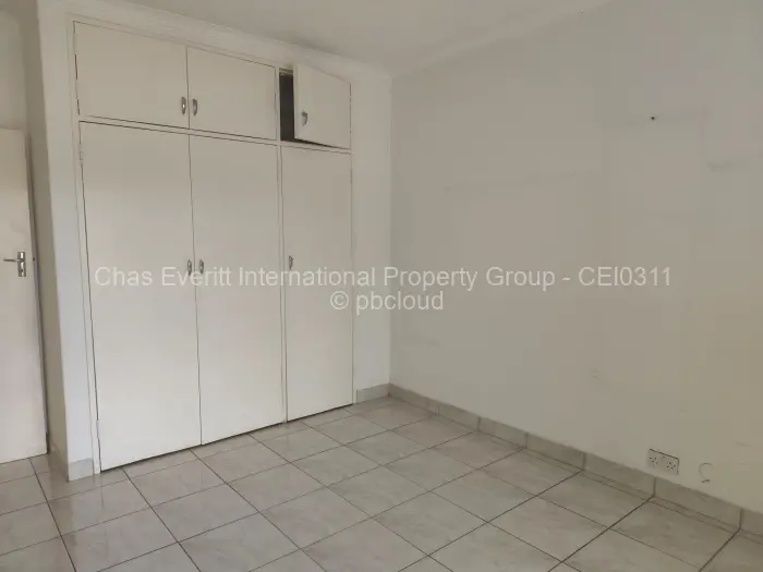 Flat/Apartment to Rent in Avondale