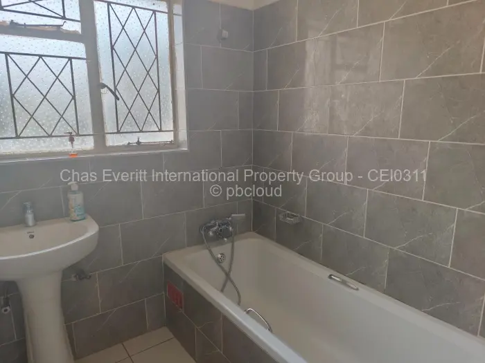 Flat/Apartment to Rent in Avondale