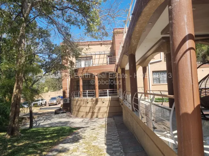 5 Bedroom House for Sale in Glen Lorne, Harare