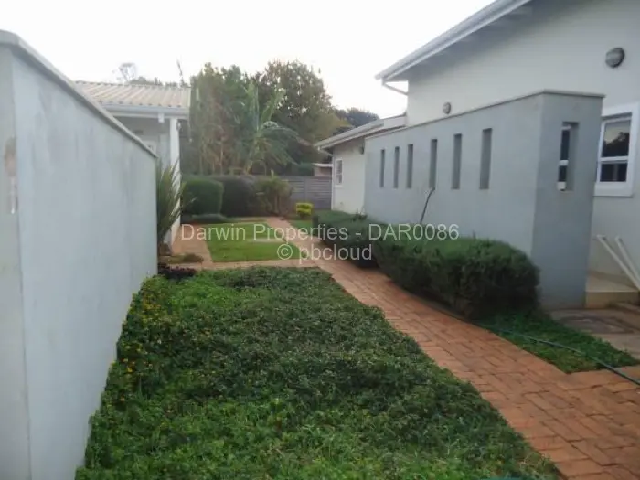 Townhouse/Complex/Cluster to Rent in Greendale North