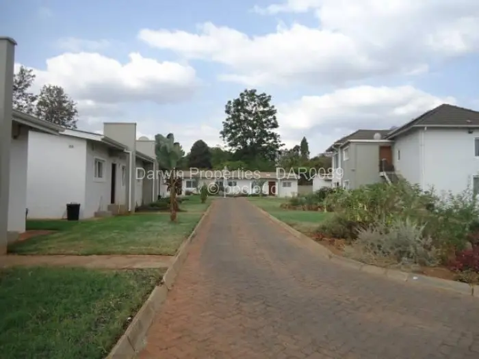 Townhouse/Cluster to Rent in Mabelreign, Harare