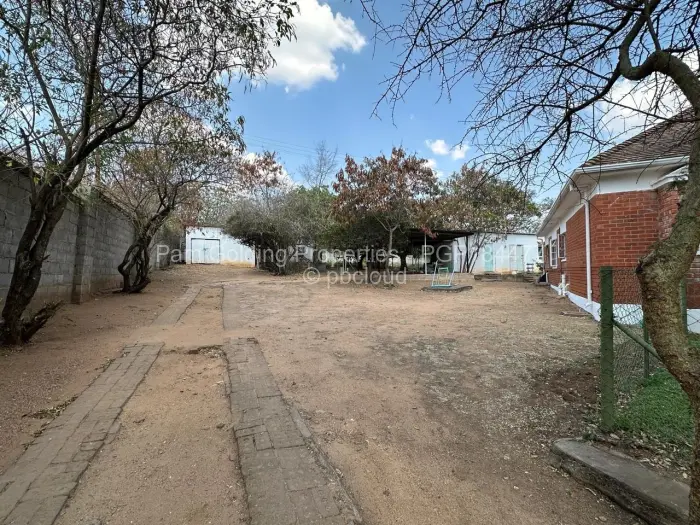 4 Bedroom House for Sale in Hillside Byo, Bulawayo