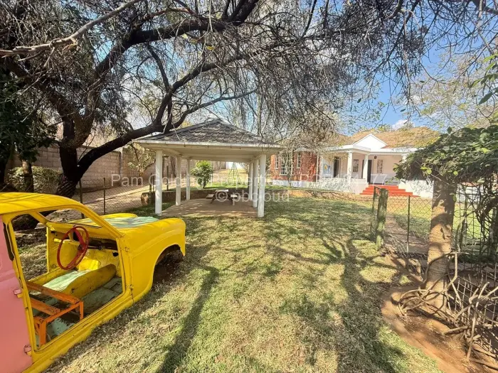 4 Bedroom House for Sale in Hillside Byo, Bulawayo