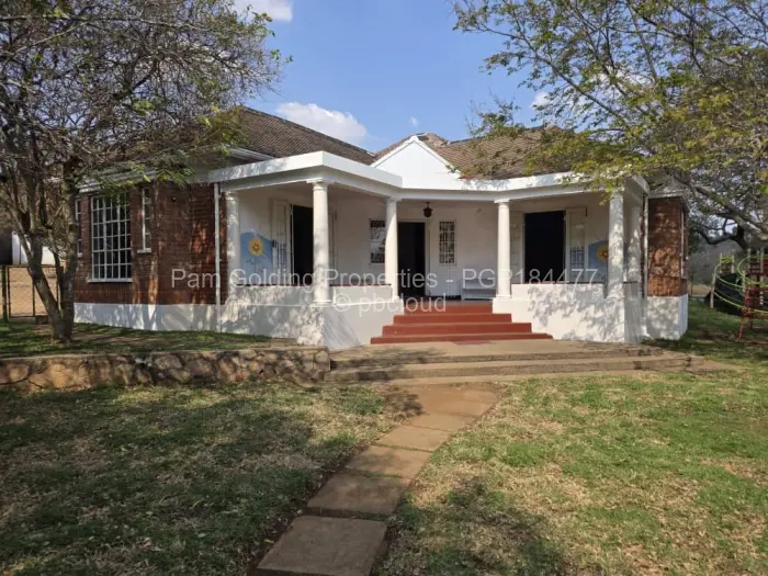 4 Bedroom House for Sale in Hillside Byo, Bulawayo