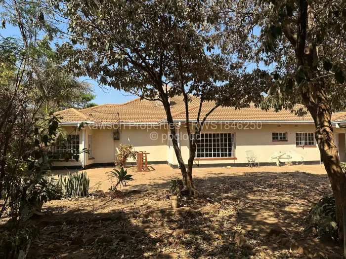 7 Bedroom House for Sale in Glaudina, Harare