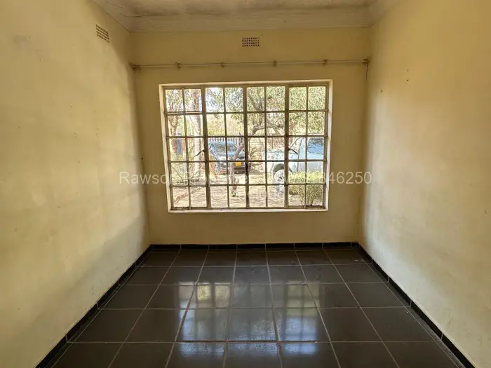 7 Bedroom House for Sale in Glaudina, Harare