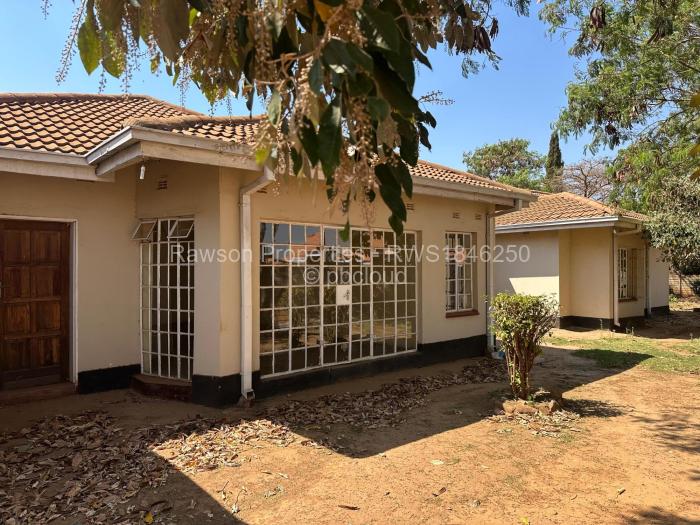 7 Bedroom House for Sale in Glaudina, Harare
