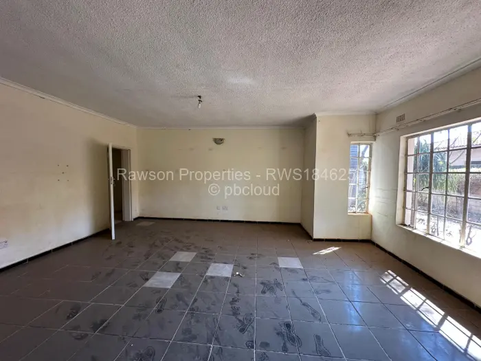 7 Bedroom House for Sale in Glaudina, Harare