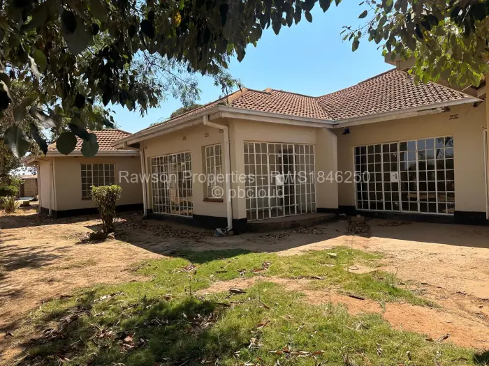 7 Bedroom House for Sale in Glaudina, Harare