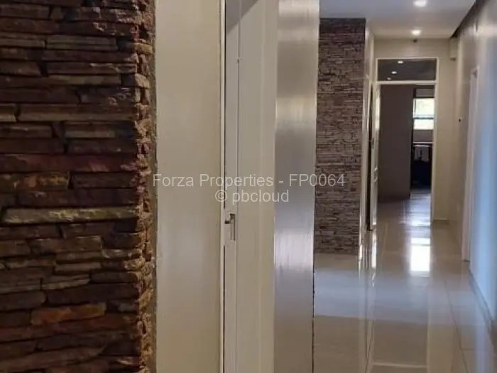 4 Bedroom House to Rent in Mount Pleasant Heights