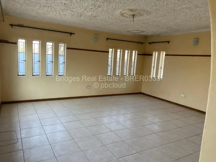 4 Bedroom House to Rent in Waterfalls