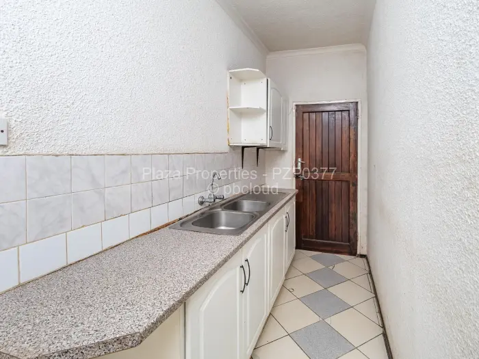 6 Bedroom House to Rent in Borrowdale West, Harare