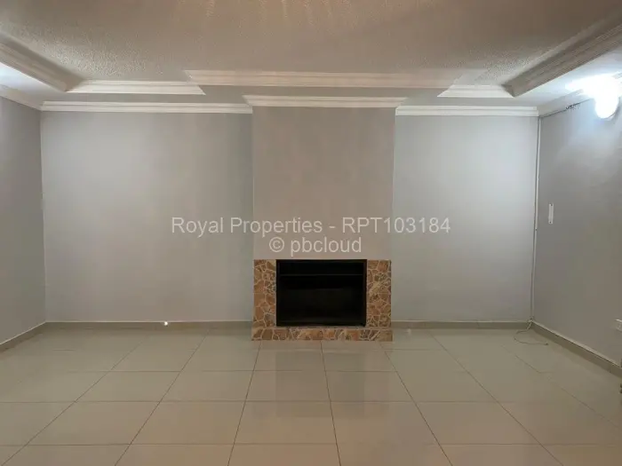 6 Bedroom House to Rent in Helensvale, Harare