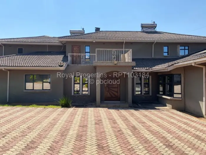 6 Bedroom House to Rent in Helensvale, Harare