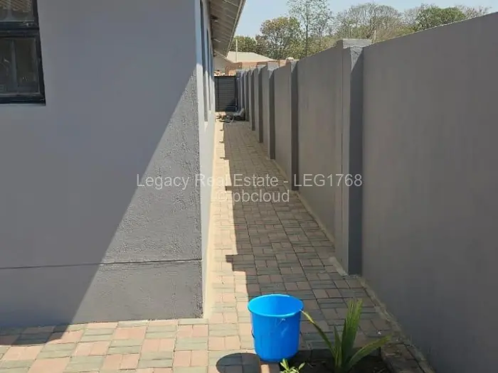 2 Bedroom House to Rent in Southlea Park, Harare
