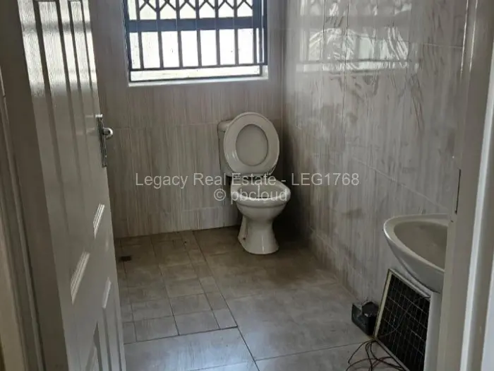 2 Bedroom House to Rent in Southlea Park, Harare