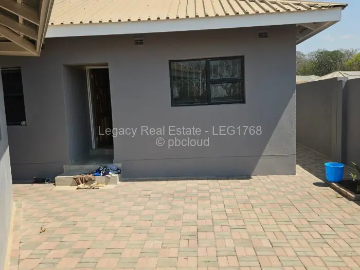 2 Bedroom House to Rent in Southlea Park, Harare