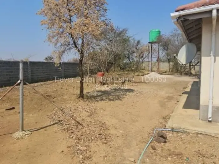 4 Bedroom House for Sale in Mtausi Park, Gweru