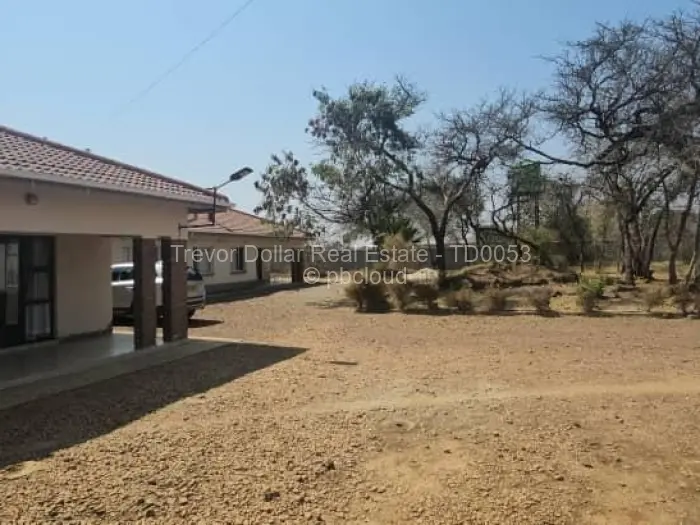 4 Bedroom House for Sale in Mtausi Park, Gweru
