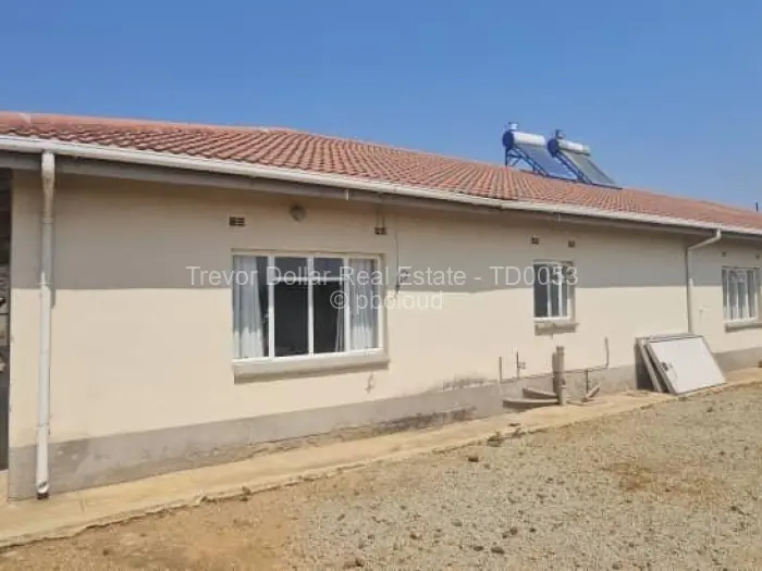 4 Bedroom House for Sale in Mtausi Park, Gweru