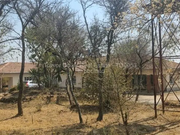 4 Bedroom House for Sale in Mtausi Park, Gweru