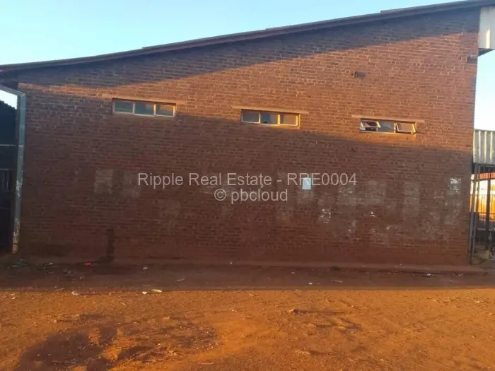 Retail/Shop for Sale in Redcliff, Redcliff
