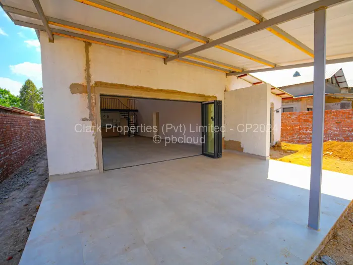 Townhouse/Cluster for Sale in Newlands, Harare