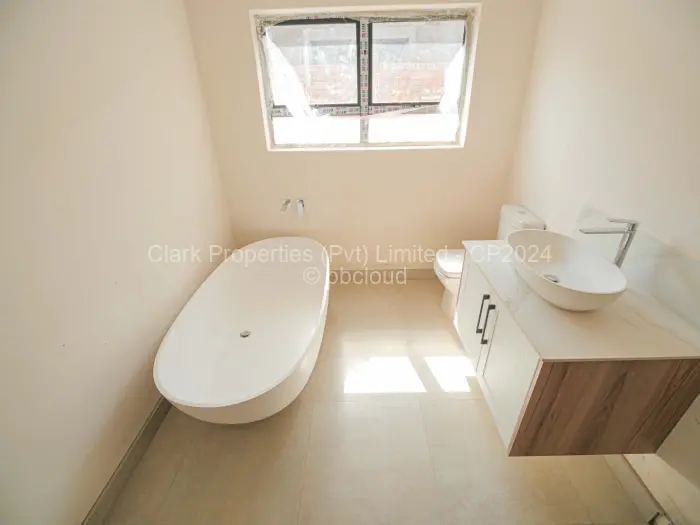 Townhouse/Cluster for Sale in Newlands, Harare