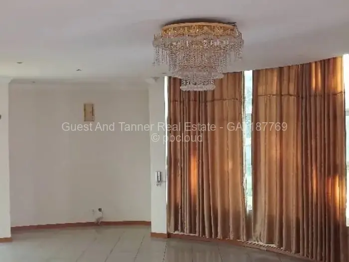 6 Bedroom House for Sale in Philadelphia, Harare
