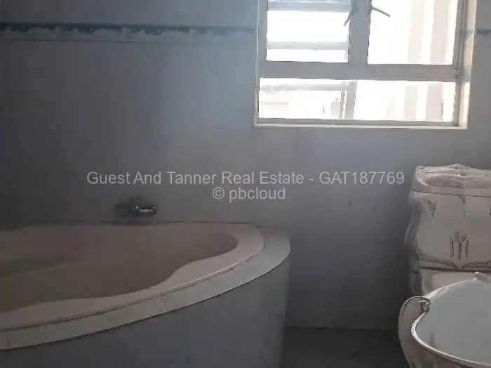 6 Bedroom House for Sale in Philadelphia, Harare