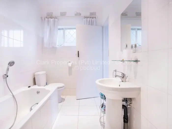 5 Bedroom House for Sale in Helensvale, Harare