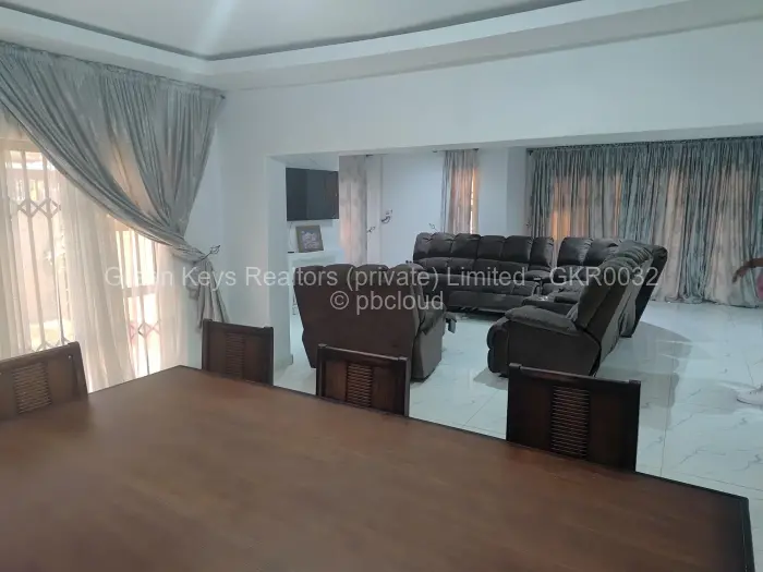 7 Bedroom House to Rent in Hillside, Harare