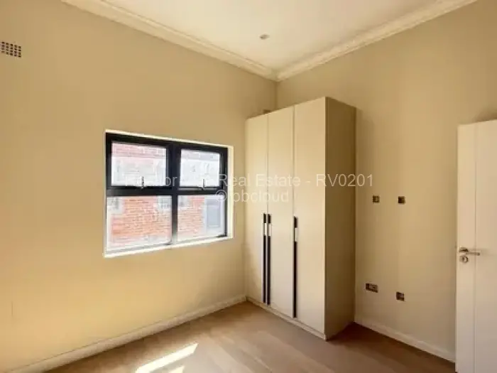 Flat/Apartment to Rent in Avondale