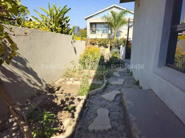 Townhouse/Complex/Cluster to Rent in Arlington