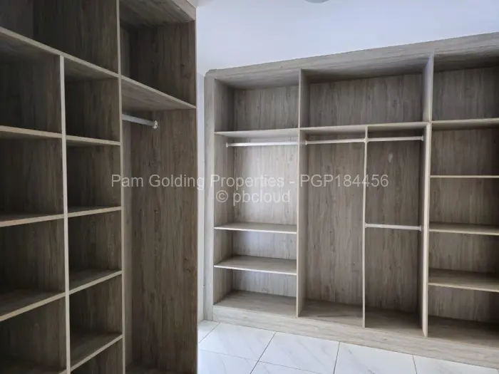 Townhouse/Complex/Cluster to Rent in Arlington