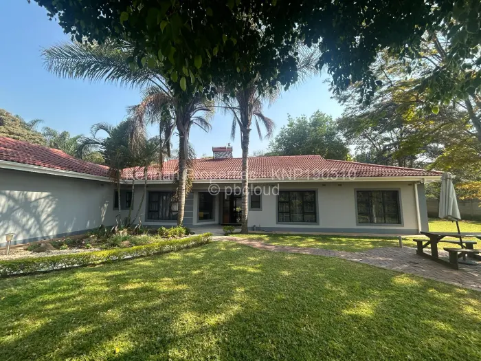 Townhouse/Complex/Cluster to Rent in Pomona