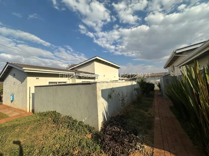 Townhouse/Complex/Cluster to Rent in Greendale