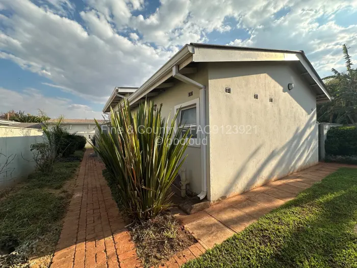 Townhouse/Complex/Cluster to Rent in Greendale
