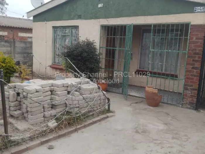 4 Bedroom House for Sale in Chitungwiza, Chitungwiza