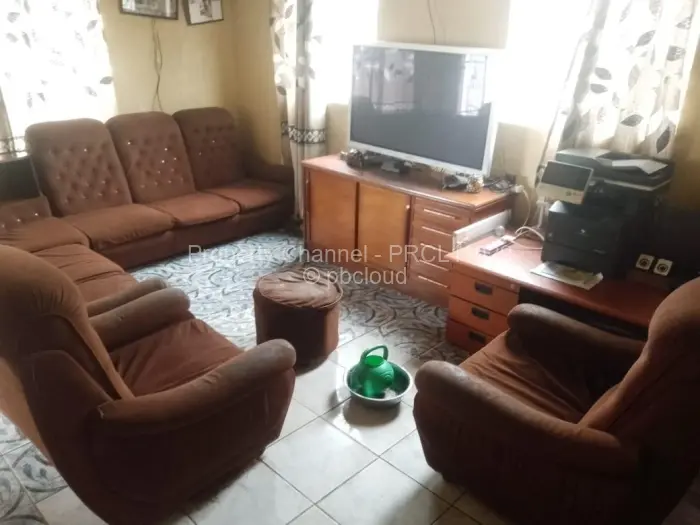 4 Bedroom House for Sale in Chitungwiza, Chitungwiza