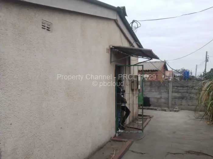 4 Bedroom House for Sale in Chitungwiza, Chitungwiza