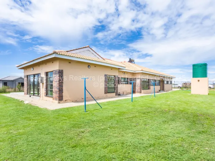 5 Bedroom House for Sale in Fairview, Harare