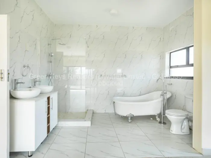 5 Bedroom House for Sale in Fairview, Harare