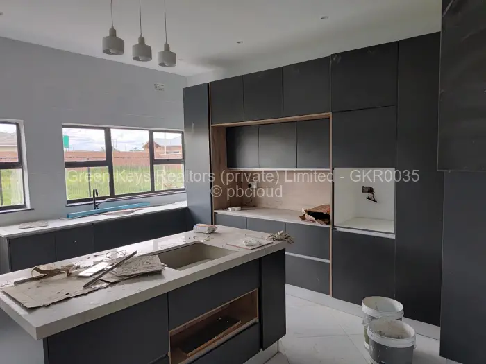 5 Bedroom House to Rent in Fairview