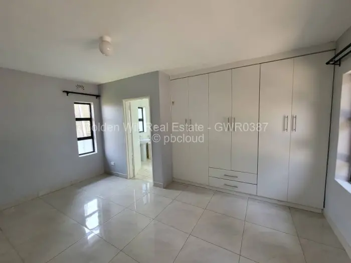 Townhouse/Complex/Cluster to Rent in Bluff Hill