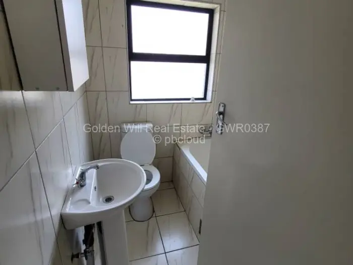 Townhouse/Complex/Cluster to Rent in Bluff Hill