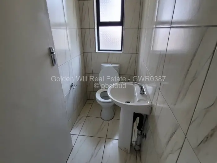 Townhouse/Complex/Cluster to Rent in Bluff Hill