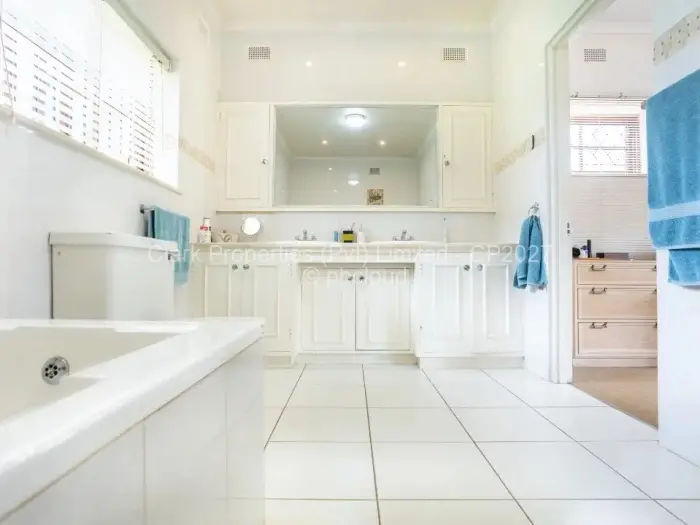 3 Bedroom House for Sale in Chisipite, Harare