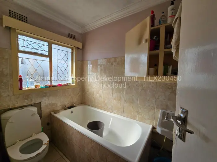 7 Bedroom House for Sale in Southerton, Harare