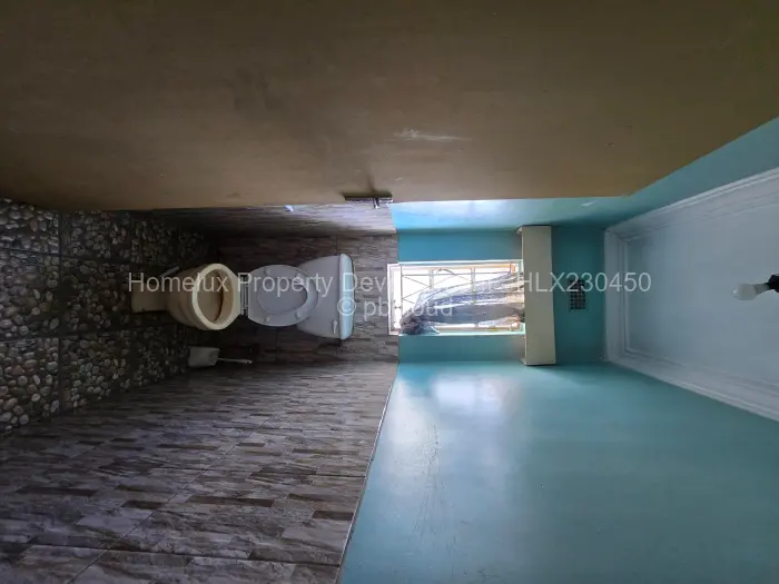 7 Bedroom House for Sale in Southerton, Harare